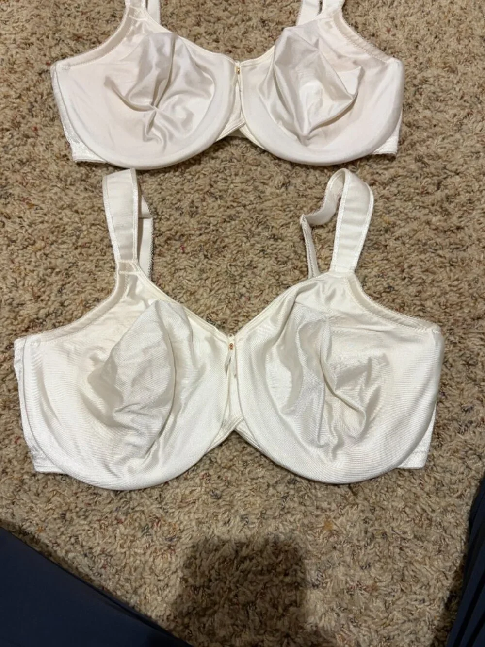 Wacoal 85185 Bodysuede Underwire Bra Cream Lot of 2
